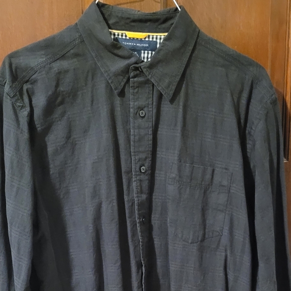 Tommy Hilfiger Other - Navy textured l/s button down Tommy Hilfiger shirt mens size L!